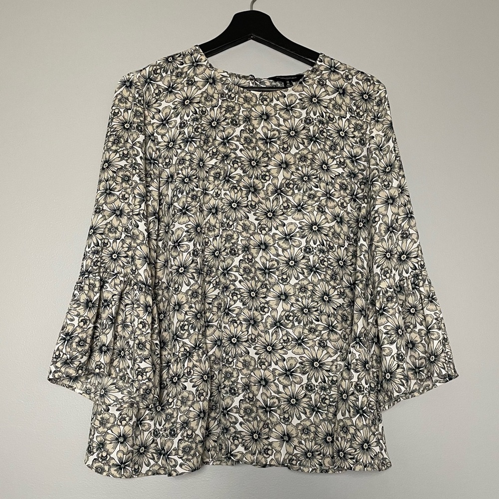 Banana Republic floral bell sleeve blouse